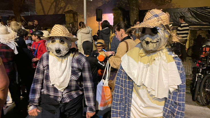 Gau Beltzerako dena prest du Jalgi dantza taldeak