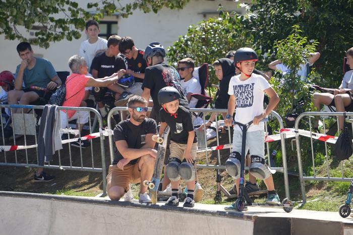 Giro paregabean hasi dute Azpeitiko skate parke berriaren inaugurazio festa