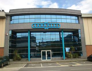 Sarrallek aldi baterako lana erregulatzeko txostena aplikatuko du taldeko zortzi enpresatan