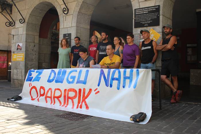 Greban dauden Zestoako Udaleko langileek "Egonkortze Legearen aplikazio justu bat" eskatu dute
