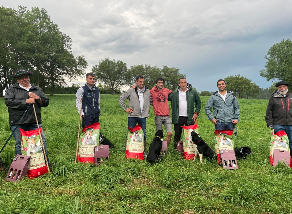 Pello Segurola eta Lur garaile, Aretxabaletako III. Artzain Txakur txapelketan