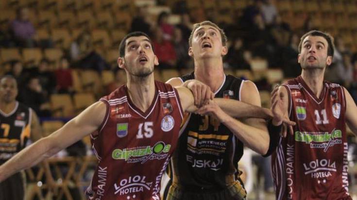 Clinicas Rinconen kontra play off-ak jokatzera