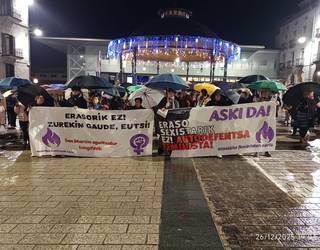 Gabon gauean Azkoitia eta Azpeitia artean izandako eraso matxista gaitzetsi dute