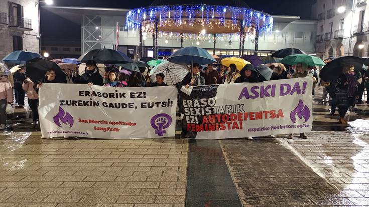 Gabon gauean Azkoitia eta Azpeitia artean izandako eraso matxista gaitzetsi dute