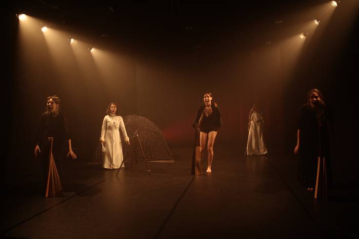 Urruneko mundu batera bidaia