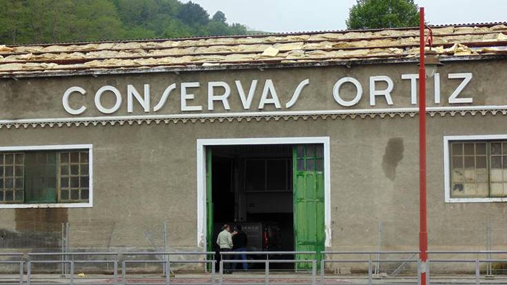 Hasi dira Ortizen enpresa zaharra eraisten
