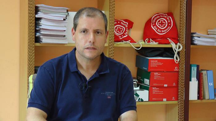 "Bi edo hiru orduan behin egurastu behar dira toki itxiak"