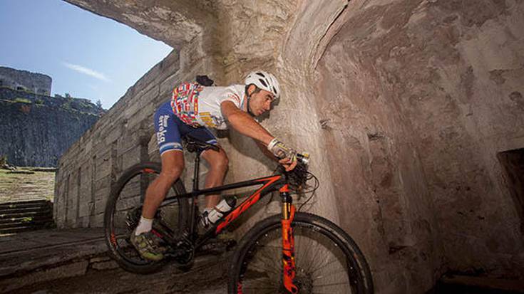 Joseba Albizu hirugarren, Alpeetako Iron Bike proban