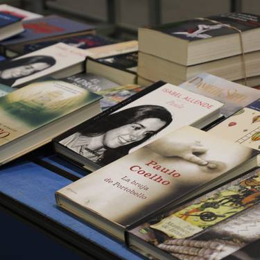 Azoka: bigarren eskuko liburu eta disko azoka solidarioa