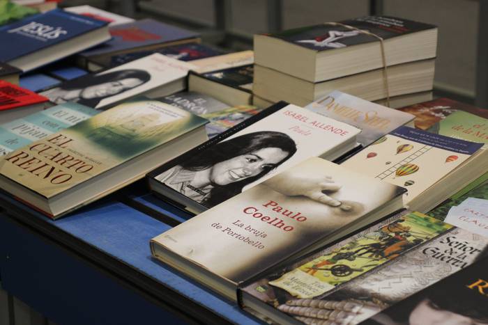 Azoka: bigarren eskuko liburu eta disko azoka solidarioa