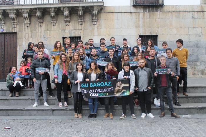 Giza katean parte hartzeko dei egin die Azkoitiko gazteei