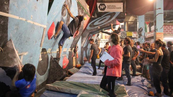177 eskalatzailek parte hartu dute Euskal Presoak Euskal Harrietara Boulder Txapelketan