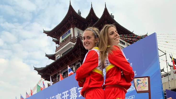 Kirol beka bat eskatzeko proiektua jarri dute martxan Irati Osa eta Arantza Toledo piraguistek