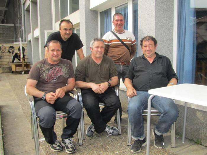 "TSn lana egon, eta beste batzuei emateko lanik gabe utzi gaituzte"