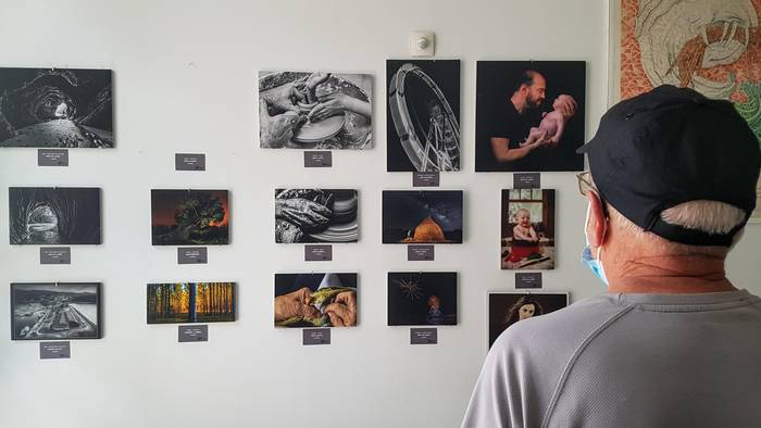Lehiaketa sozialeko lan onenen erakusketa zabaldu du Distirak Alondegian