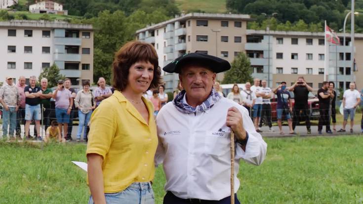 Inaxio Etxeberria eta Miss zakurra garaile Gipuzkoako Artzain Txakur Txapelketaren bigarren kanporaketan