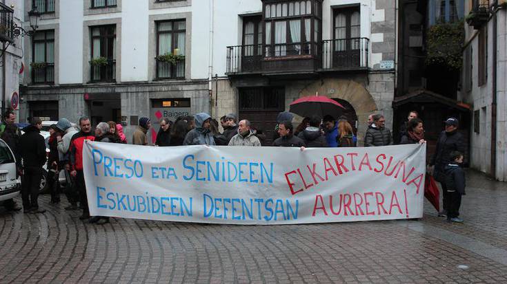 Jaiki Hadi eta Etxerat-en aurkako atxiloketak salatzeko elkarretaratzea egingo dute Azkoitian