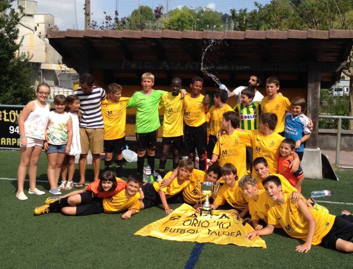 Infantil Txiki taldea Donosti Cupen garaile