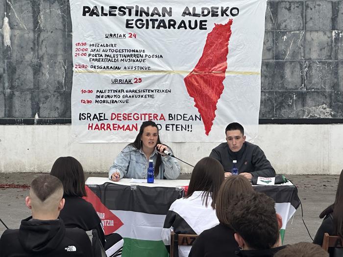 Ekin diete Palestina erdigunean jarrita AGAk antolatu dituen ekitaldiei