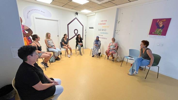 Elkar ezagutu, bestearen azalean jartzen ikasteko