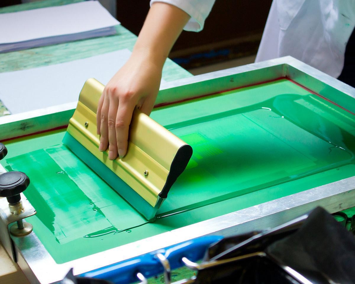 Zapatu Laranjaren atarirako serigrafia tailerra prestatu du AEK-k