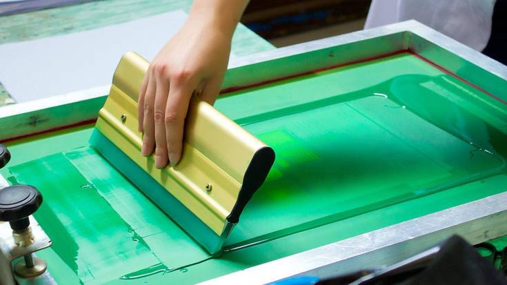Zapatu Laranjaren atarirako serigrafia tailerra prestatu du AEK-k