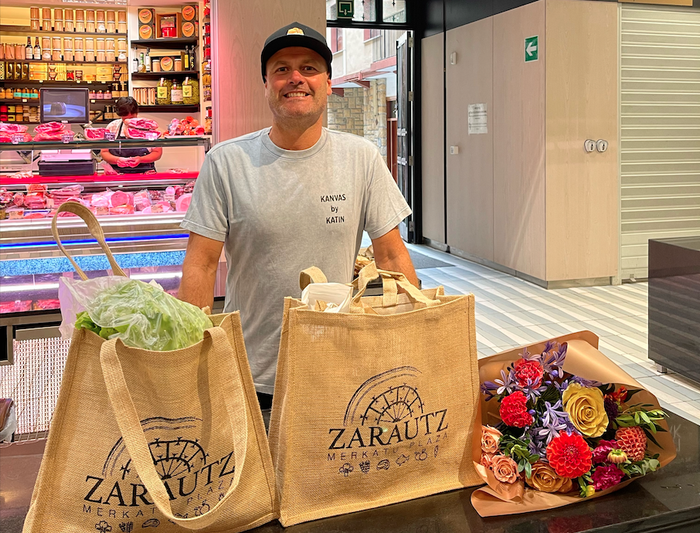 Merkatua Bizirik elkartearen udako otarra Jon Mazak eraman du