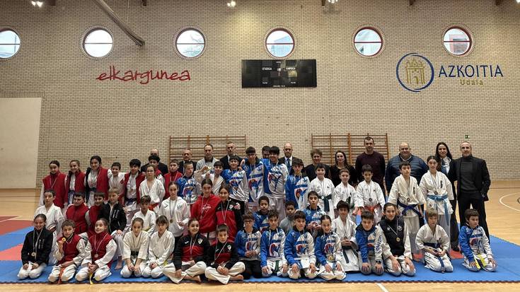 Zonaldeko eskolarteko karate probak jokatu dituzte goizean Elkargunean