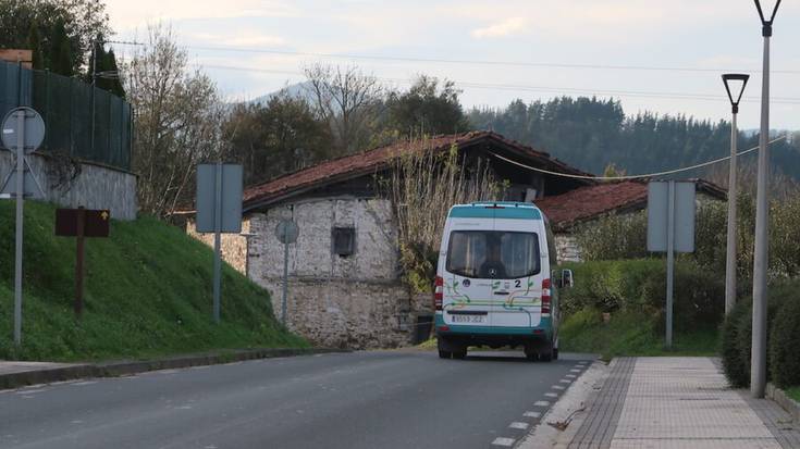 Aizarnazabal eta Zumaia arteko autobus linea indartu du Lurraldebusek, Zumaiara doazen ikasleentzat