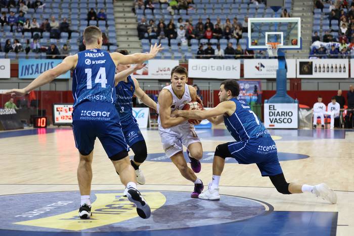 Guuk Gipuzkoa Basketek irabazi du Juaristi ISBren aurkako derbia