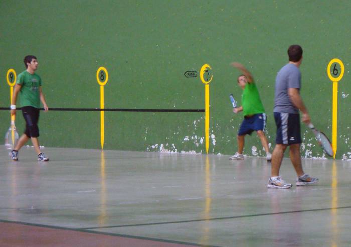 Frontenis txapelketara izen ematea zabalik urriaren 18a arte