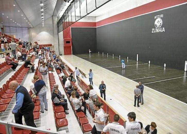 Salgai daude jada santelmoetako esku pilota jaialdiko sarrerak