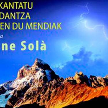 Solasaldia: 'Nik kantatu eta dantzatu egiten du mendiak' liburuaz solasaldia