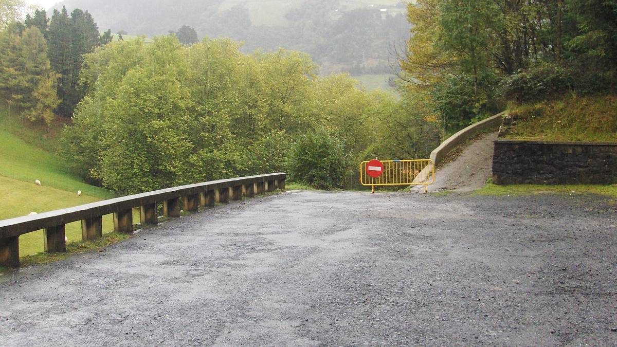 Santu Guztien Egunaren bueltan, aldaketak izango dira hilerrirako bideetan