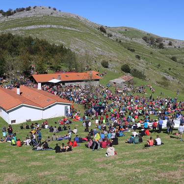 Ostolaza eta Larrañaga trikitilariekin erromeria