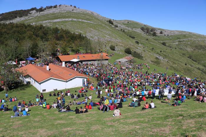 Ostolaza eta Larrañaga trikitilariekin erromeria