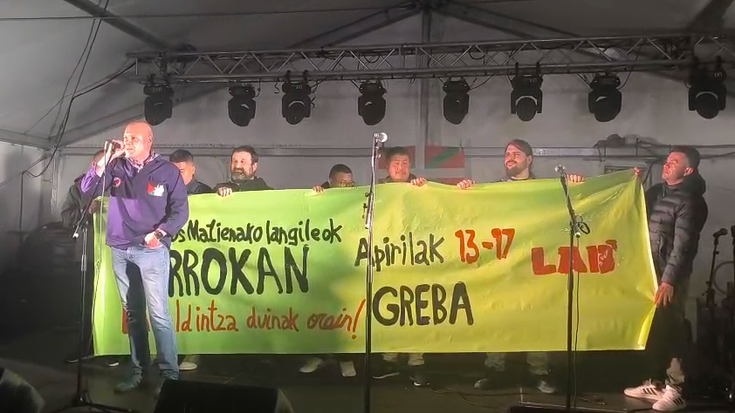 Aste honetan greban egon diren Estaños Matienako langileei babesa adierazi diete txosnagunean