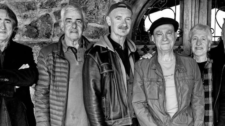 Leo'k taldeak gasolindegiko kafetegian emango du kontzertua larunbatean