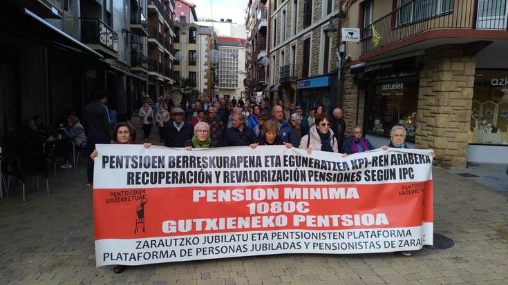 Autobusak antolatu dituzte pentsiodunek Gasteizko elkarretaratzera joateko