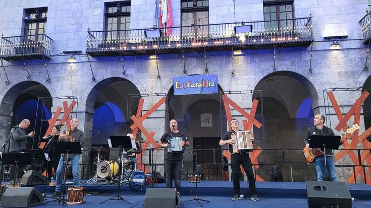 Imuntzo eta Beloki protagonista direla, 'Oholtzan' grabatu dute Azkoitian
