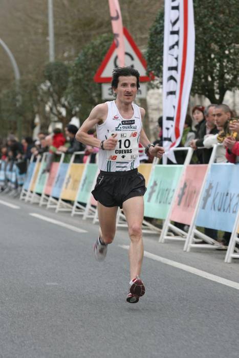 Asier Cuevas Azpeitiko bizilagunak 100 kilometroko Munduko Txapelketan hartuko du parte bihar