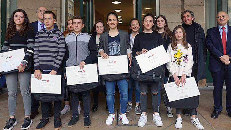Malen Bastidak eta Nora Uriak sari bana jaso dute Azkue Literatura Sariketan