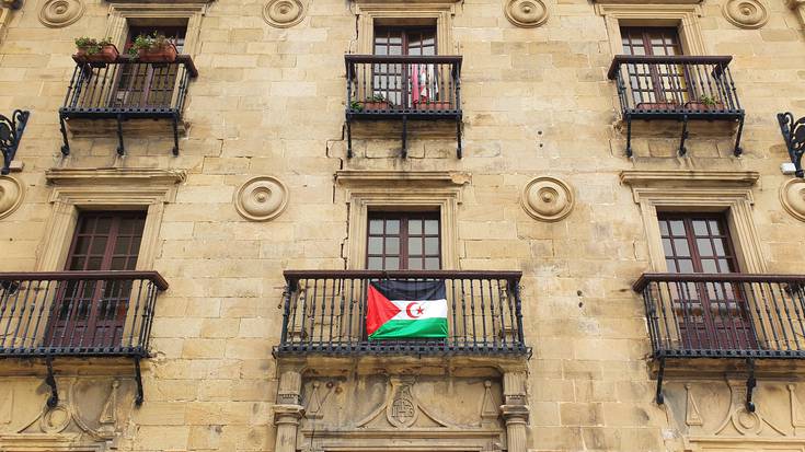 Mendebaldeko Saharari elkartasuna adierazi diete udalak eta Saharautzek