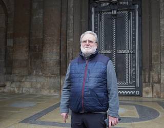 Joxi Eguzkitza: "Apaizok ohituta gaude aldaketetara, batetik bestera ibiltzera"