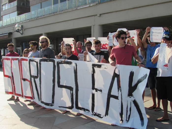 Gipuzkoako hondartzetako sorosleek greba mugagabea hasiko dute hilaren 14an 