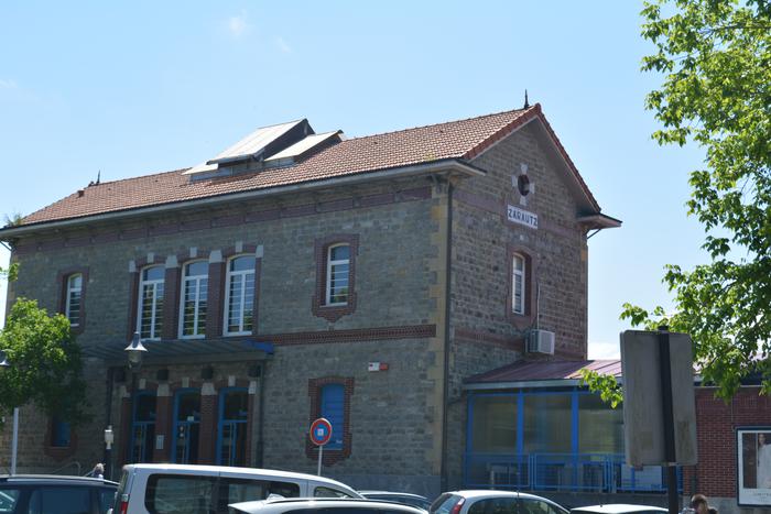 Ekainaren 18an hasiko da zerbitzua ematen Zarauzko behin-behineko tren geltokia