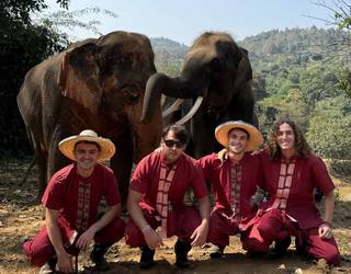 Perth, lagun taldea familia bihurtu duena