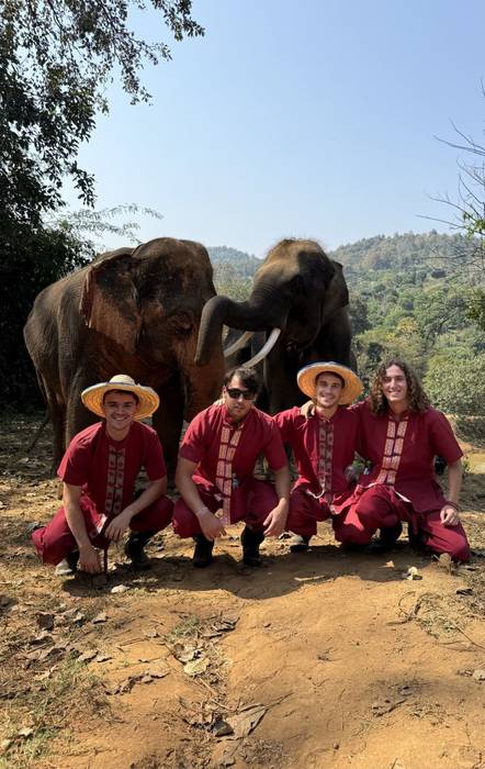 Perth, lagun taldea familia bihurtu duena