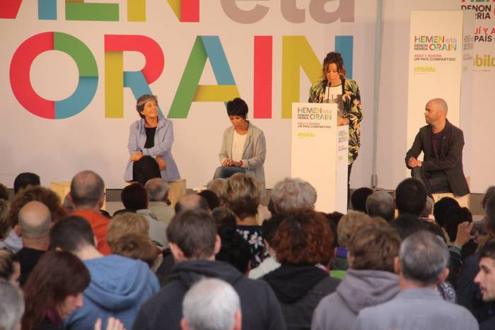 EH Bilduk ekitaldi politikoa egin du Zarautzen