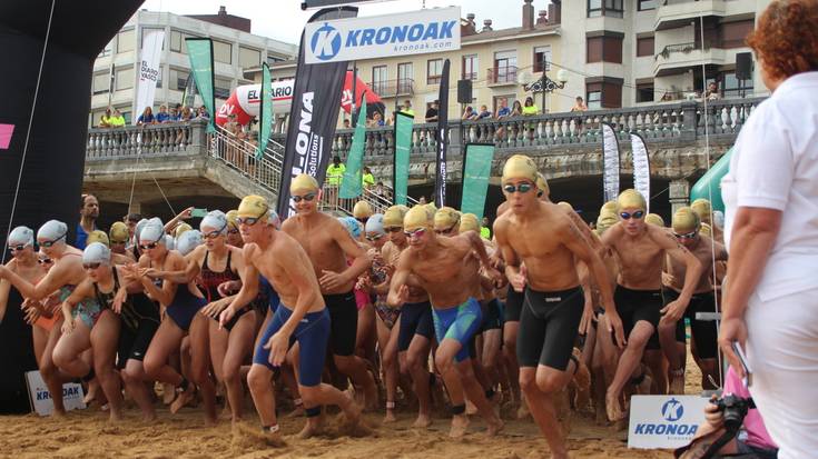 Lehia erakustaldia eskaini dute gaztetxoek itsas zeharkaldian
